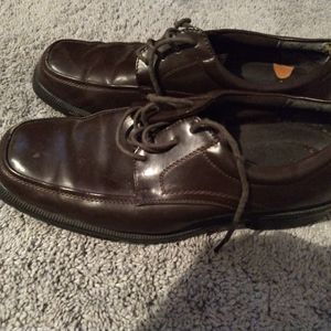 Men's dress shoes